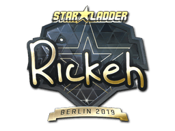 Samolepka (Rickeh zlatá Berlin 2019)